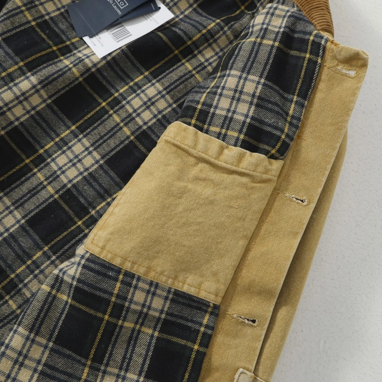 P490 #R12 Ralph Lauren Ralph Lauren Barn style heavy-duty washed distressed vintage jacket, same style for men and women POLO Ralph Lauren 25th Spring New Casual splicing versatile jacket WMPOOTWN top is light and soft to wear, which is also the Barn style that is very popular recently. The version is very correct, comfortable to wear and has a sense of style at the same time. The splicing details are also very delicate. The 100% pure cotton has just the right hardness and is not that stiff!! It is a very outstanding piece, and the texture and fit can be seen immediately on the upper body. This collection is fantastic, both in design and fabric.  Retro and Timeless Color: Khaki Size: M-XXL M: Bust 120 Length 72 Sleeve Length 62 Shoulder Width 49 L: Bust 124 Length 74 Sleeve Length 63 Shoulder Width 50